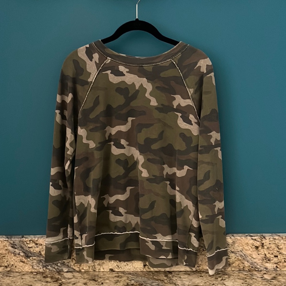 Camouflage crewneck sweatshirt